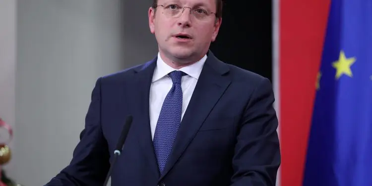 Commissioner Várhelyi in Skopje over EU vaccine delivery